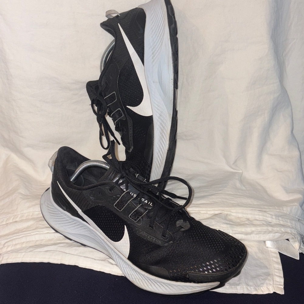 Nike Black and White Men's Sneakers